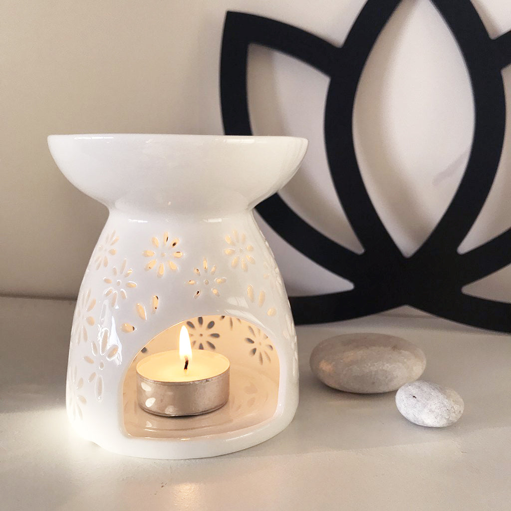 Handcrafted Ceramic White Dimpled Boiler With Candle Stove - MASU